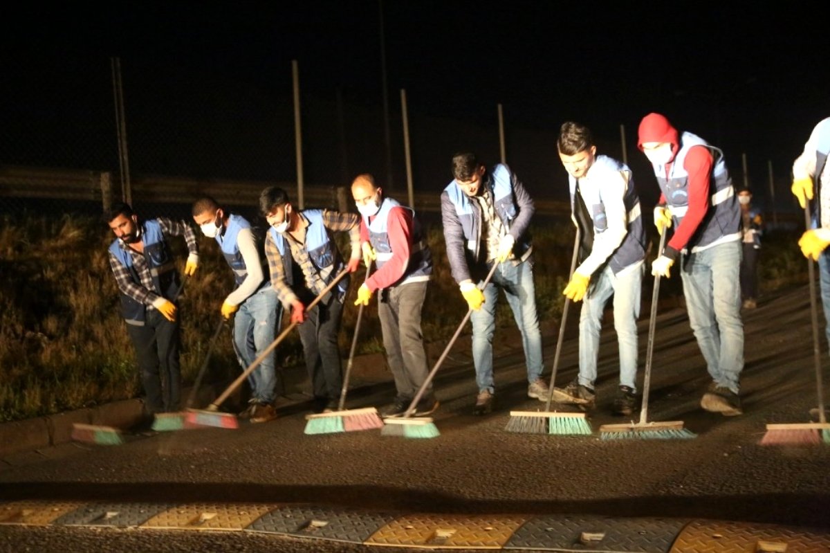 Cizre Belediyesi korona virüse karşı mahalleleri baştan aşağı temizliyor