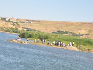 Cizre'de Dicle Nehrine giren 2 kardeşten biri öldü, diğeri kayboldu