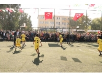 Şanlıurfasporlu futbolcular, ilkokul öğrencileriyle maç yaptı