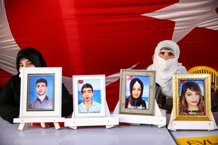 Diyarbakır anneleri evlatlarına teslim olmaları çağrısında bulundu
