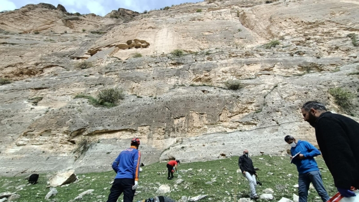 Siirt'te uçurumda ceset bulundu