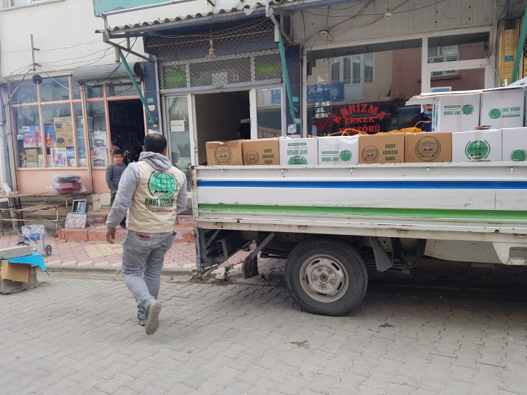 Kozluk'ta ihtiyaç sahiplerine gıda paketi dağıtıldı