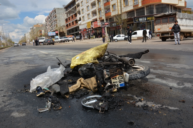 Şanlıurfa'da kamyon motosikletle çarpıştı: 4 yaralı