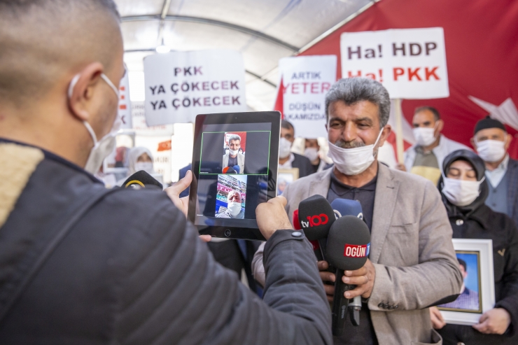 Diyarbakır anneleri, dağa kaçırılan çocuklarına "teslim ol" çağrısında bulundu