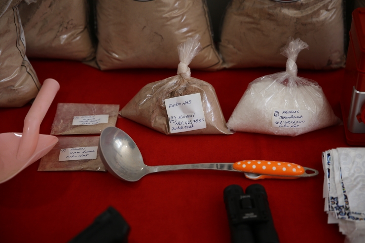 Gaziantep'te bir evde çöp kovasının içinde 41 kilogram eroin ele geçirildi