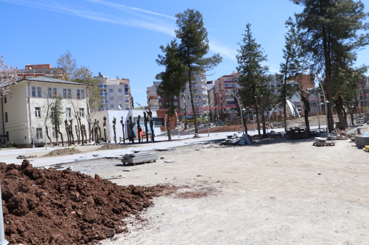 Siirt 15 Temmuz Demokrasi Meydanı genişletme çalışmalarında sona gelindi