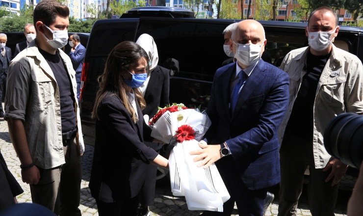 Ulaştırma ve Altyapı Bakanı Adil Karaismailoğlu, Batman Valiliğini ziyaret etti