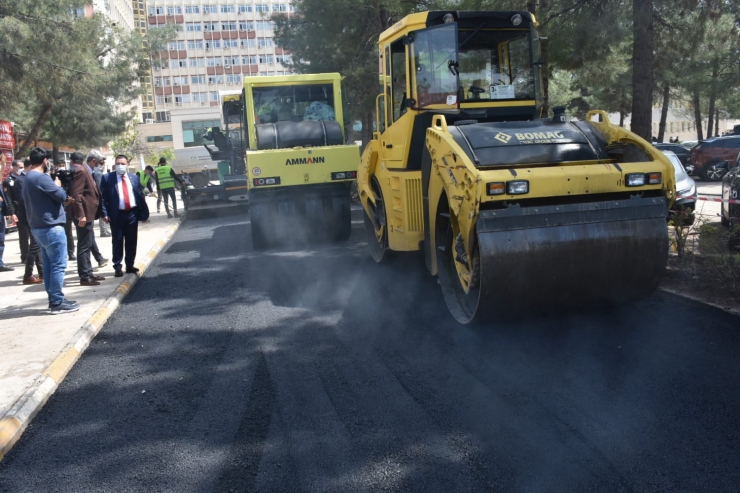 Bağlar Belediyesi, Dicle Üniversitesi hastaneleri çevresinde asfalt çalışması gerçekleştirdi