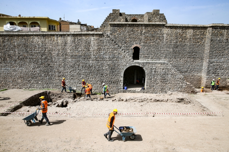 Diyarbakır'da yaklaşık 2 bin yıllık Roma yolu gün yüzüne çıkartılacak