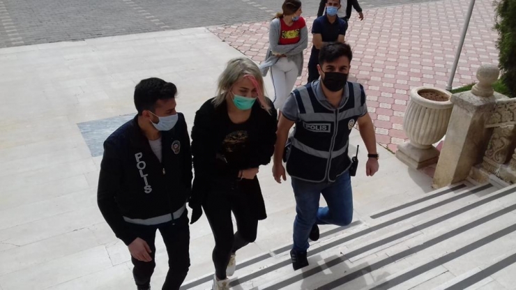 GÜNCELLEME - Adana'da türbede saygısızlık yaptığı gerekçesiyle gözaltına alınan şüpheli hakkında adli kontrol kararı