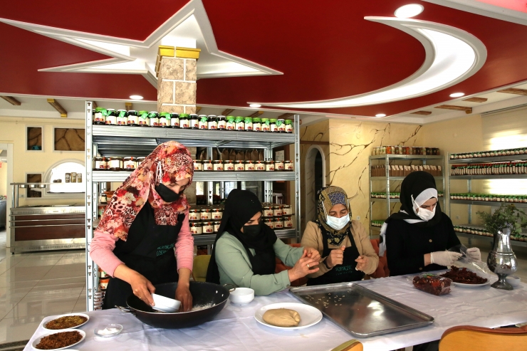 Mardinli kadınlar ürettikleri yöresel lezzetleri ülkenin dört bir yanına ulaştırıyor