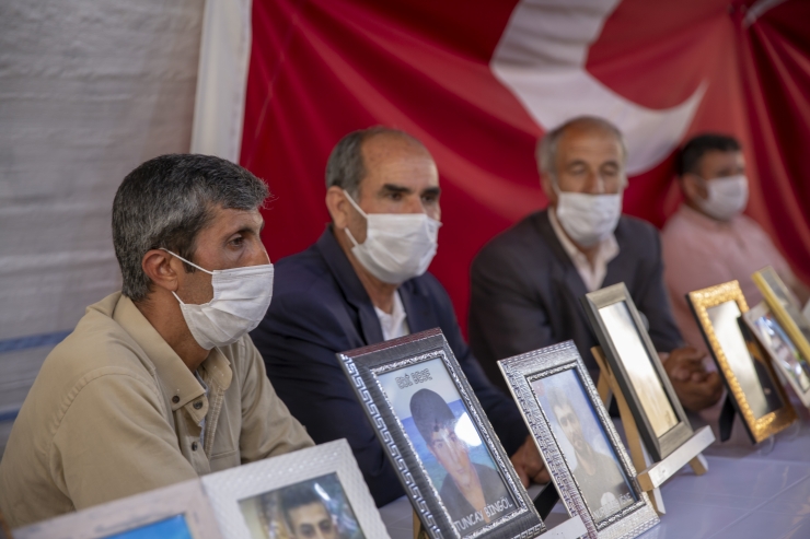 Diyarbakır annelerinden çocukları dağa kaçırılan Muş'taki ailelere destek