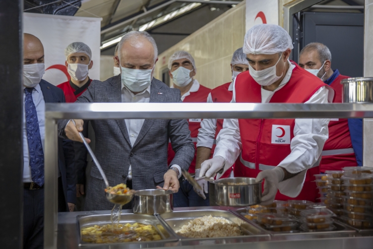 Türk Kızılay Genel Başkanı Kerem Kınık, Diyarbakır Aşevi'nin açılışını yaptı: