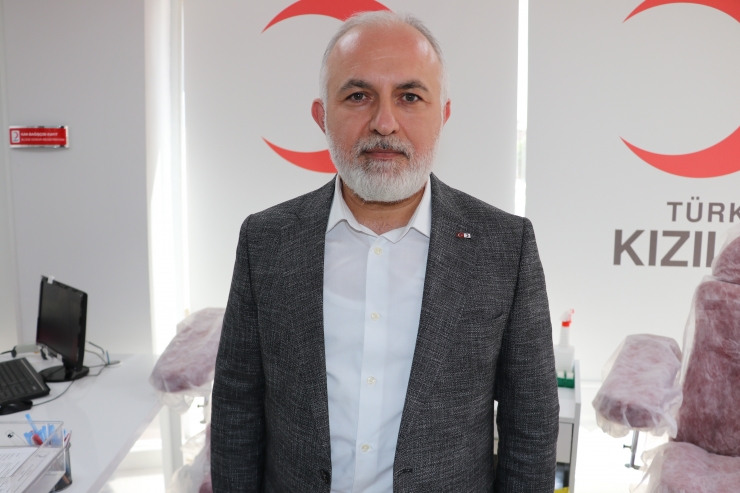 Türk Kızılay Genel Başkanı Kerem Kınık vatandaşları ramazanda da kan bağışına davet etti