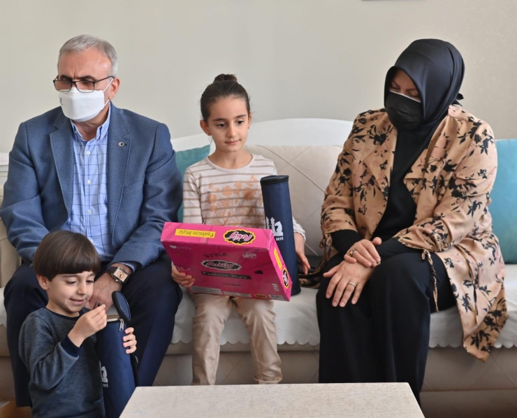 Diyarbakır Valisi Münir Karaloğlu'ndan Yasin Börü'nün ailesine ziyaret