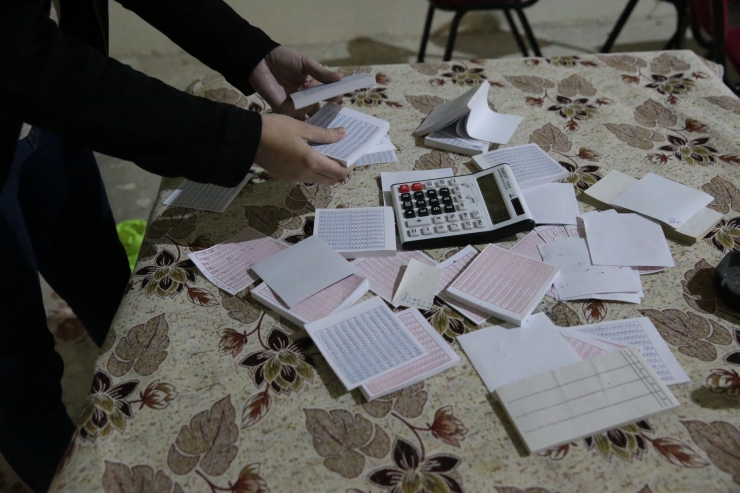Şanlıurfa'da kumar oynayan ve Kovid-19 tedbirlerini ihlal eden 30 kişiye para cezası