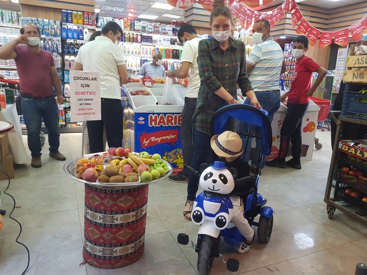 Gaziantep’te bir market çocuklar için "göz hakkı reyonu" hazırladı