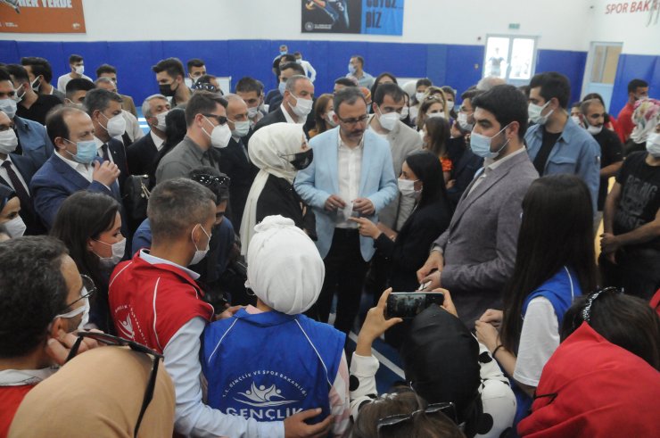 Gençlik ve Spor Bakanı Kasapoğlu, Cizre Gençlik Merkezi'nin açılışını gerçekleştirdi:
