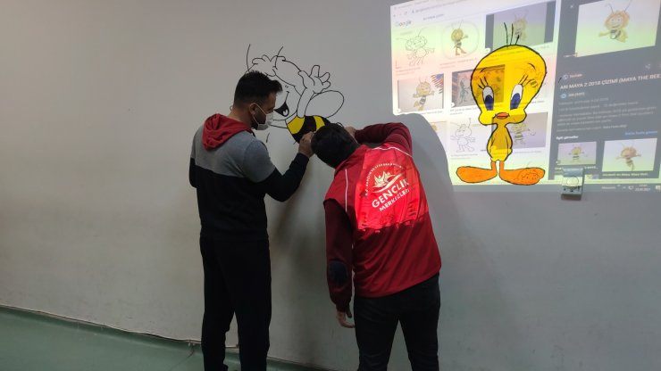 Şırnak'ta gençler, Çocuk Polikliniğinin duvarlarına çizgi film kahramanlarını çizdi