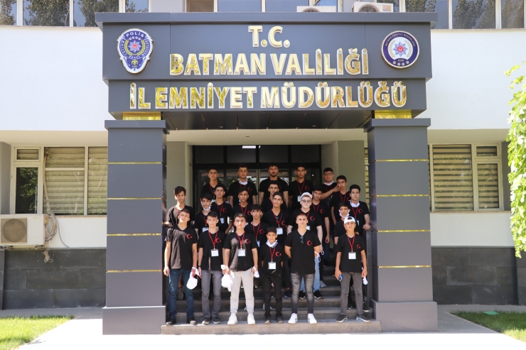 Batman'da emniyet müdürlüğünün projesiyle 23 öğrenci Çanakkale'ye uğurlandı
