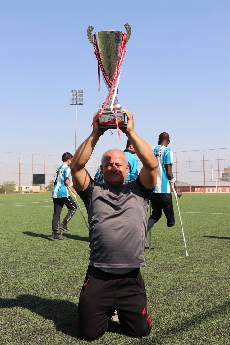 Eyyübiye Belediyespor Ampute Futbol Takımı, Süper Lig'e yükselmenin sevincini yaşıyor