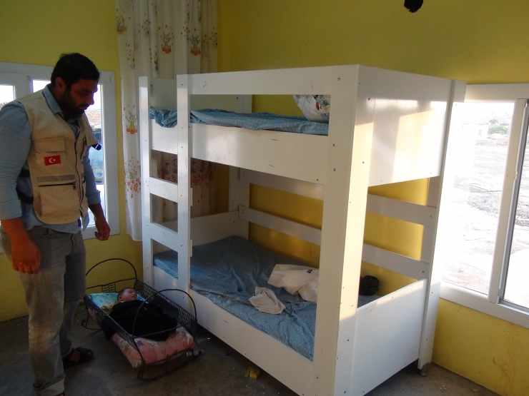 Şanlıurfa'da ihtiyaç sahibi aileye yeni ev yapıldı