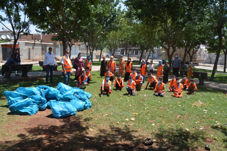 Şanlıurfa'da yaz kuran kursu öğrencilerinden çevre temizliği