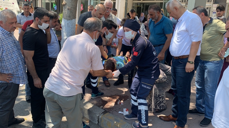 Adıyaman'da yolun karşısına geçmeye çalışan çocuğa otomobil çarptı