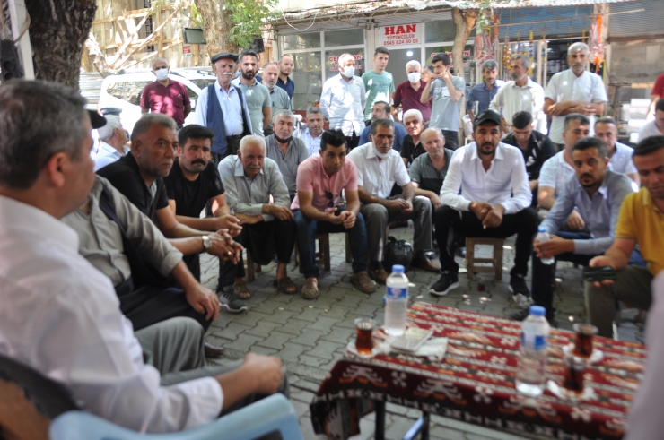 Adıyaman Belediye Başkanı Kılınç ve AK Parti'li yöneticiler tütün üreticileriyle bir araya geldi