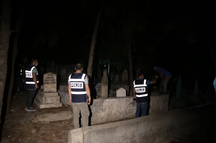 Şanlıurfa'da polis, mezarlıklar ve parklar bölgesinde denetimi yaptı