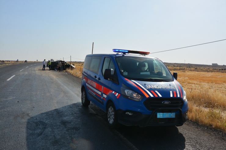 Şanlıurfa'da kamyonet devrildi: 2 ölü, 3 yaralı