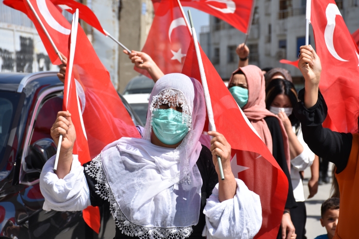 Şırnak’ta terör mağduru aileler HDP İl Başkanlığı binası önünde eylem yaptı