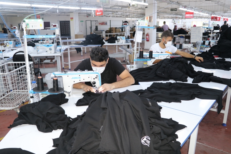 Batman'da Kovid-19'a karşı 2 bin tekstil işçisi aşılandı