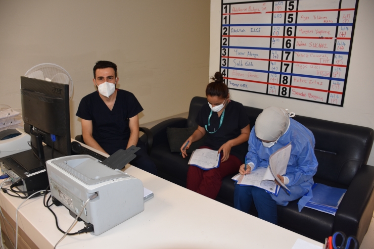 Şırnak'ta kritik eşiği atlatan Kovid-19 hastaları aşı olmamanın pişmanlığını yaşıyor
