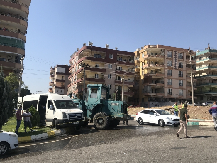 GÜNCELLEME - Şanlıurfa'da öğrenci servisiyle iş makinesi çarpıştı: 13 yaralı