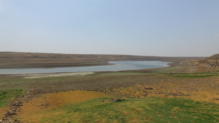 Şanlıurfa'daki Hacı Hıdır Barajı'nın doluluk oranı sıcaklık ve yağış azlığı nedeniyle düştü
