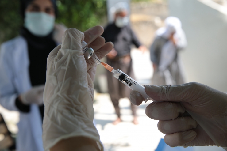 Kovid-19 aşı haritasında son sırada bulunan Şanlıurfa'da 4 dilde aşı ikna çalışması yapılıyor
