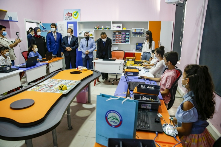 Milli Eğitim Bakanı Mahmut Özer Şırnak'ta ziyaretlerde bulundu