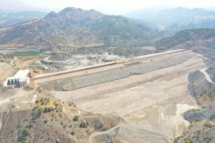 Çetintepe Barajı Adıyaman, Gaziantep ve Kahramanmaraş'taki 555 bin 130 dekar araziyi suya kavuşturacak