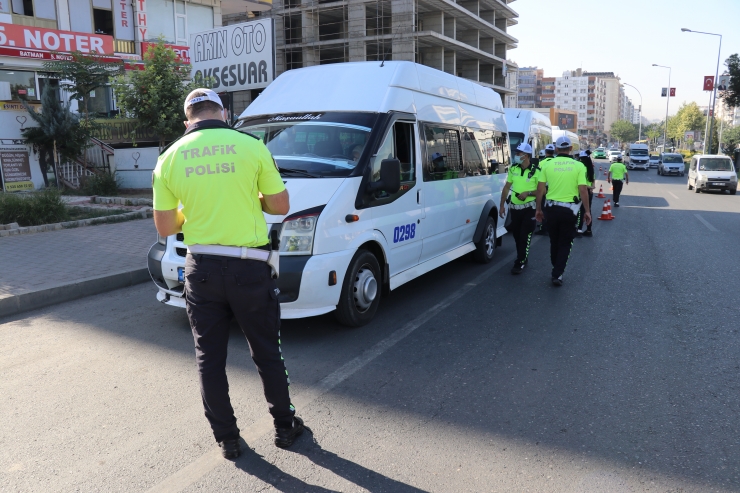 Batman'da okul servis araçları denetlendi