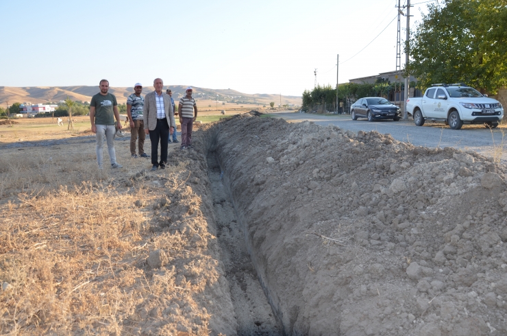 Batman'ın Balpınar beldesinde yürütülen altyapı çalışmaları sürüyor