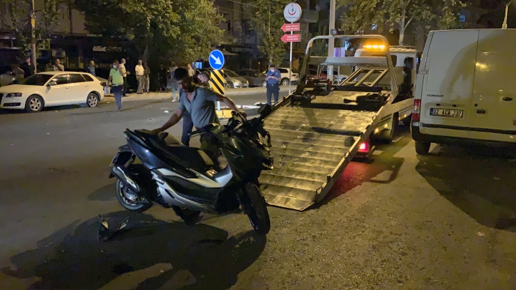 Adıyaman'da park halindeki otomobile çarpan motosikletin sürücüsü ağır yaralandı