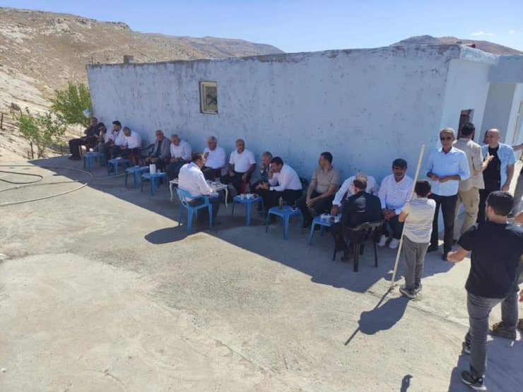 AK Parti Batman Milletvekili Özdemir, Hasankeyf ilçesindeki köylerde temaslarda bulundu