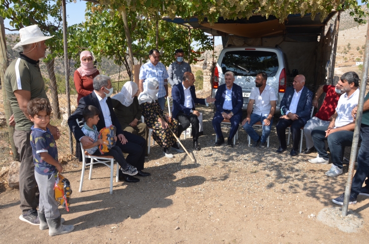 AK Parti Batman Milletvekili Özdemir, Gercüş ilçesindeki köylerde temaslarda bulundu