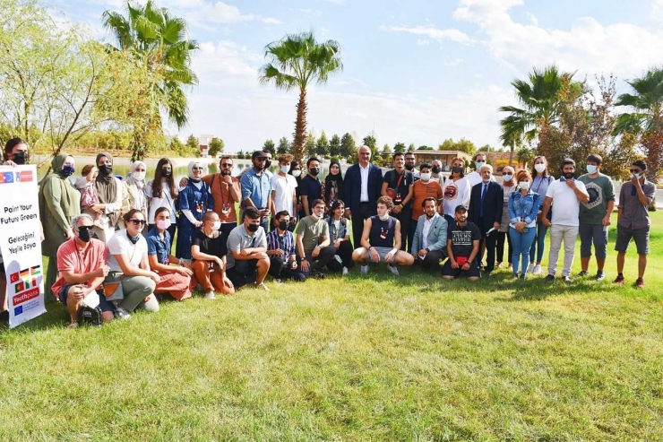 Kültür ve Turizm Bakanı Ersoy, Şanlıurfa'da yabancı öğrencilerle buluştu
