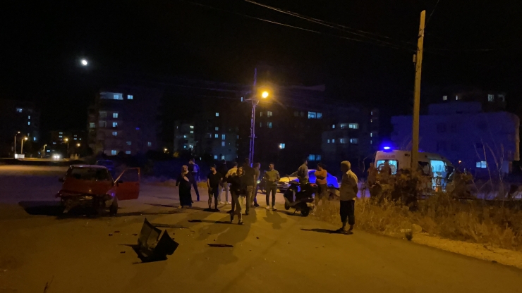 Adıyaman'da trafik kazasında 2 kişi yaralandı