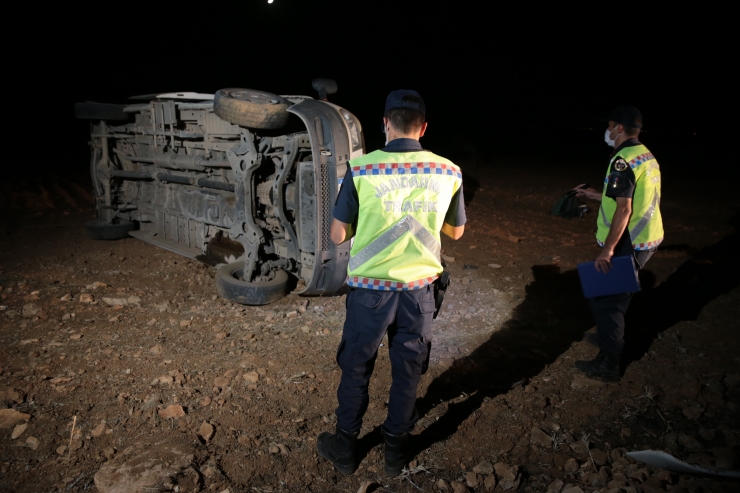 Şanlıurfa'da öğrenci servisinin devrilmesi sonucu 1 kişi öldü, 5 kişi yaralandı