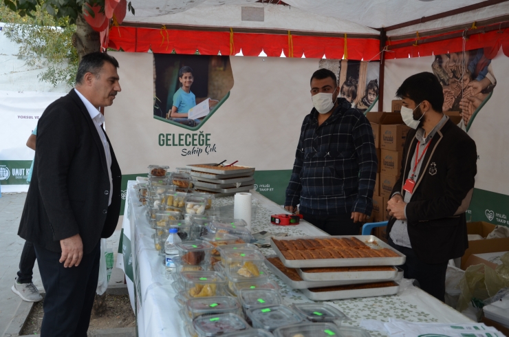 Batman'da ihtiyaç sahibi aileler yararına kermes düzenlendi