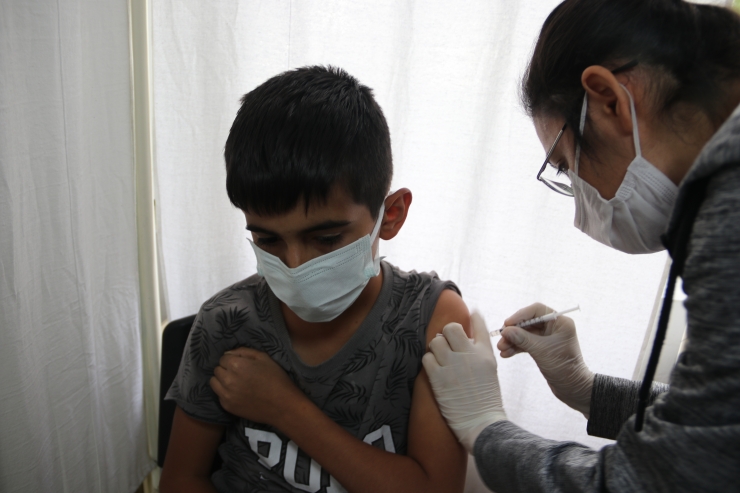 Kovid-19 aşılama oranı en düşük il Şanlıurfa'da çocuk ve gençlere aşı çağrısı