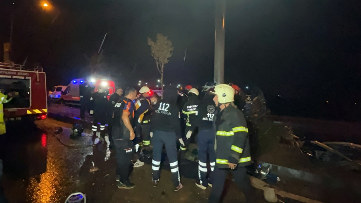 GÜNCELLEME - Adıyaman'da direğe çarpan otomobildeki 2 kişi öldü